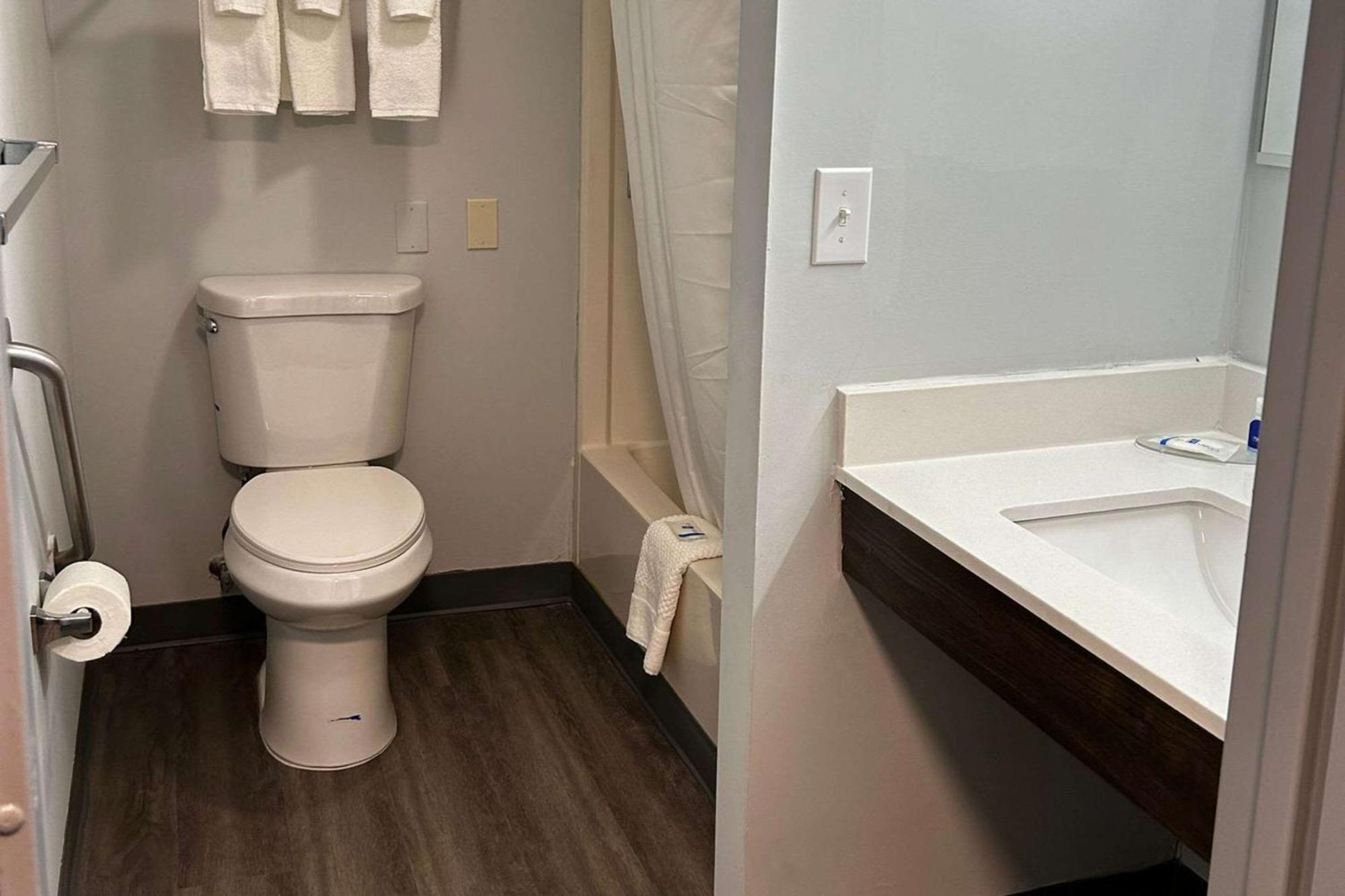 Rodeway Inn Clemmons - Winston-Salem Area Екстер'єр фото