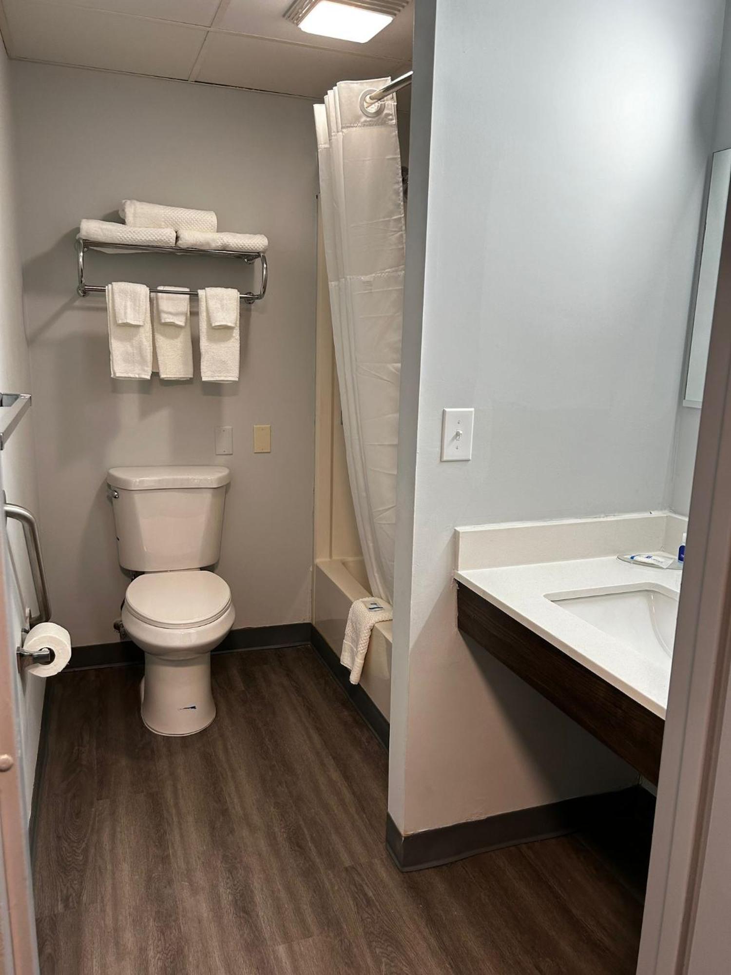 Rodeway Inn Clemmons - Winston-Salem Area Екстер'єр фото